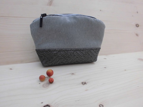 MEINE KOSMETIKTASCHE